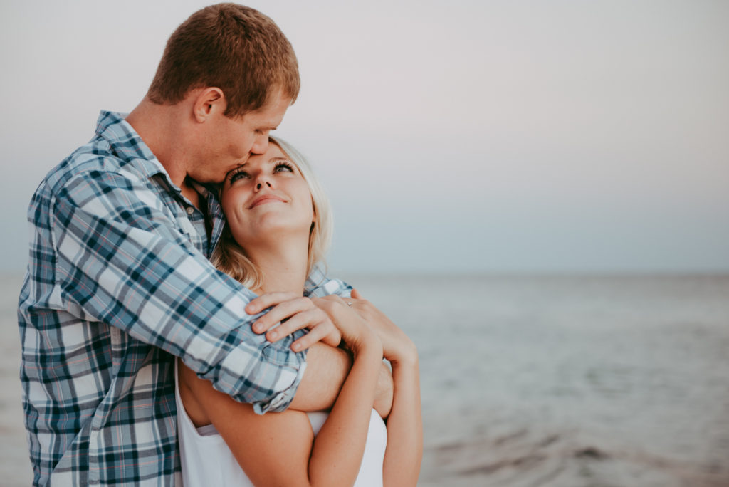 couple candid shoot at the Lido beach